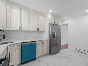 18918 Tioga Dr, Saint Albans NY 11412