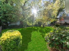 18918 Tioga Dr, Saint Albans NY 11412
