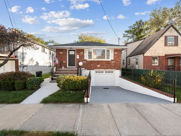 18918 Tioga Dr, Saint Albans NY 11412