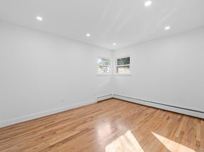 18918 Tioga Dr, Saint Albans NY 11412