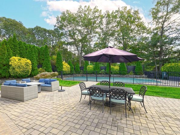 35 Columbus Avenue, Kings Park NY 11754