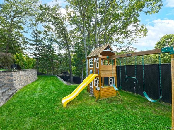 35 Columbus Avenue, Kings Park NY 11754