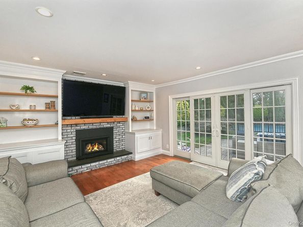 35 Columbus Avenue, Kings Park NY 11754