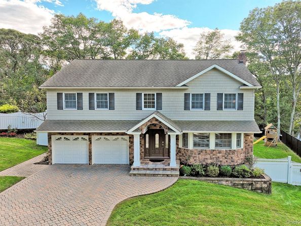 35 Columbus Avenue, Kings Park NY 11754