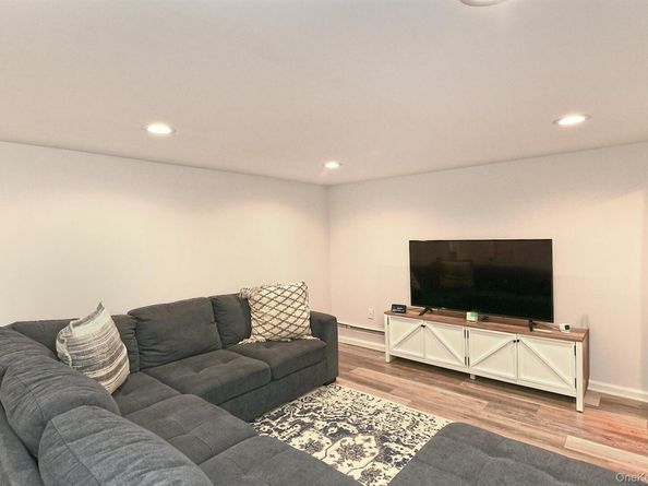 35 Columbus Avenue, Kings Park NY 11754