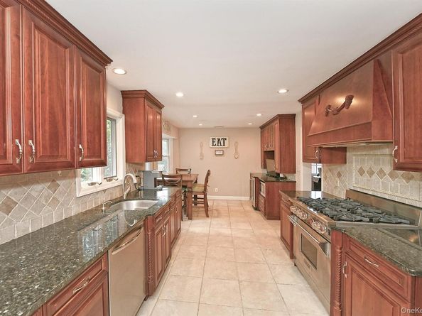 35 Columbus Avenue, Kings Park NY 11754