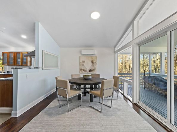 153 Deerfield Lane N, Pleasantville NY 10570