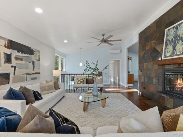 153 Deerfield Lane N, Pleasantville NY 10570