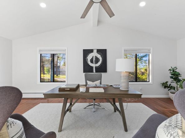 153 Deerfield Lane N, Pleasantville NY 10570