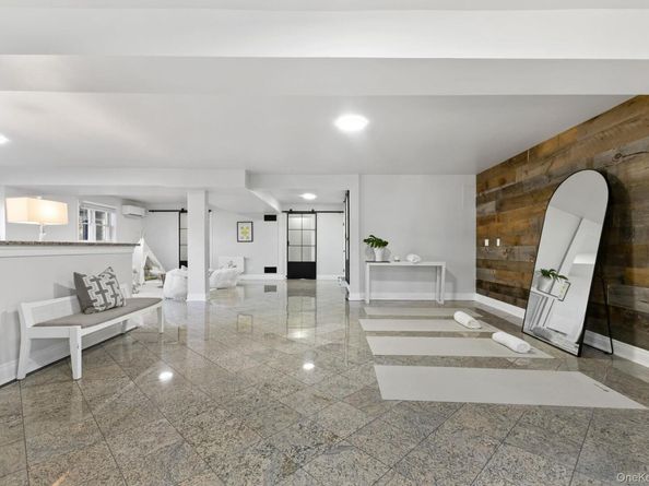 153 Deerfield Lane N, Pleasantville NY 10570