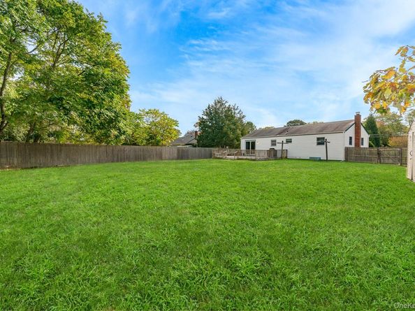 10 Argonne Road W, Hampton Bays NY 11946