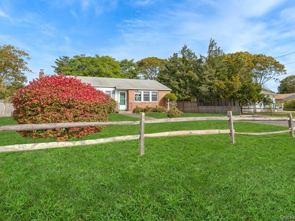 10 Argonne Road W, Hampton Bays NY 11946