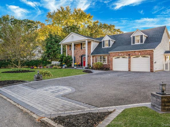 28 Winfield Davis Drive, Coram NY 11727