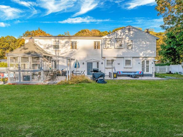 28 Winfield Davis Drive, Coram NY 11727