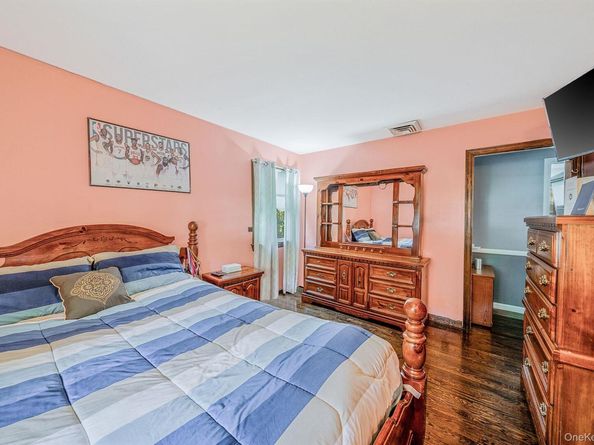 28 Winfield Davis Drive, Coram NY 11727