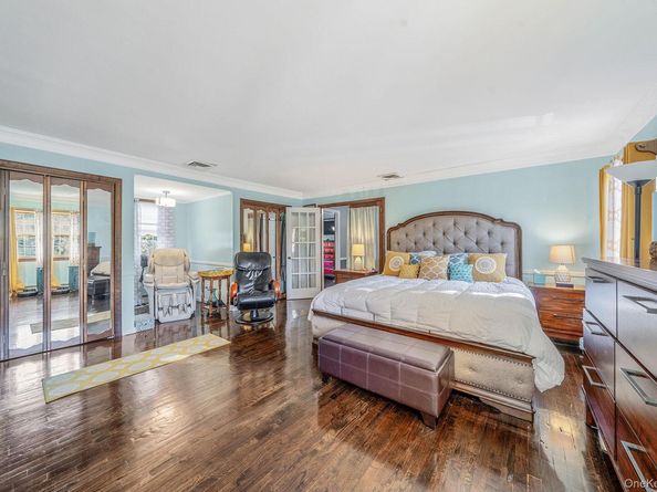 28 Winfield Davis Drive, Coram NY 11727