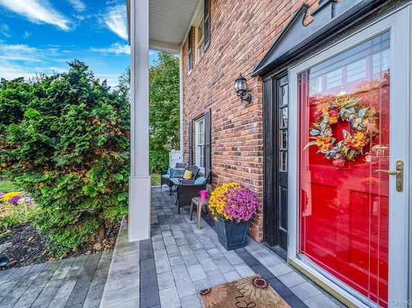 28 Winfield Davis Drive, Coram NY 11727