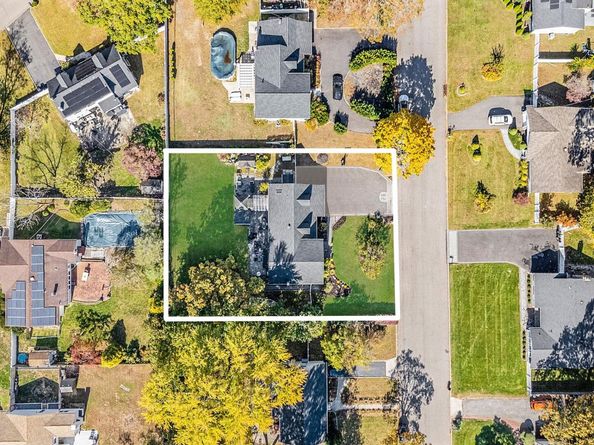 28 Winfield Davis Drive, Coram NY 11727