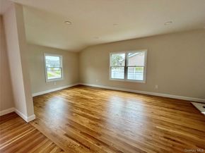 91 Udalia Court, West Islip NY 11795