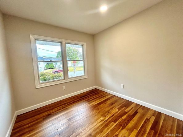 91 Udalia Court, West Islip NY 11795