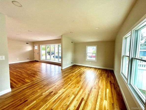 91 Udalia Court, West Islip NY 11795
