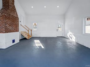 219 Granada Parkway, Lindenhurst NY 11757