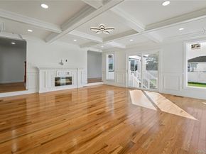 219 Granada Parkway, Lindenhurst NY 11757