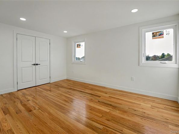 219 Granada Parkway, Lindenhurst NY 11757