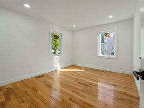 219 Granada Parkway, Lindenhurst NY 11757