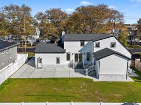 219 Granada Parkway, Lindenhurst NY 11757