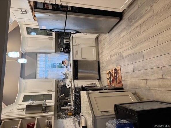 42 Frank Street, North Valley Stream NY 11580