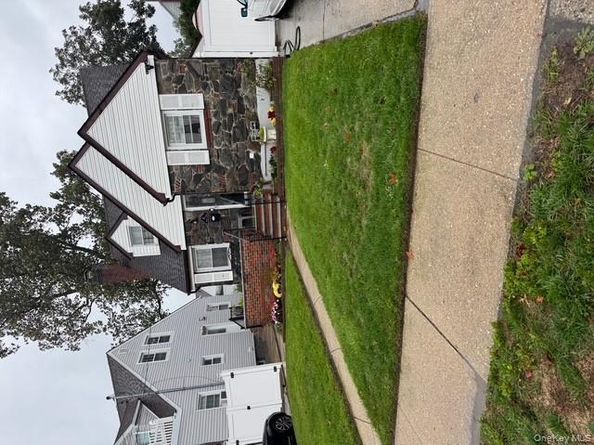 42 Frank Street, North Valley Stream NY 11580