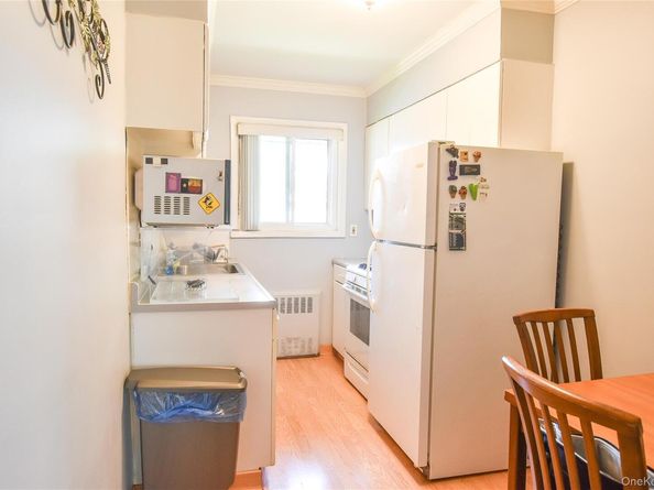 112 Edmunton Drive C4, North Babylon NY 11703