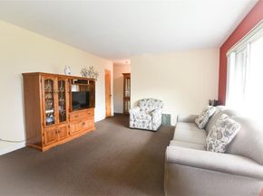 112 Edmunton Drive C4, North Babylon NY 11703