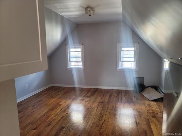 712 E 211th Street, Bronx NY 10467