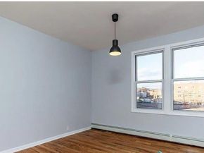 712 E 211th Street, Bronx NY 10467