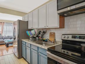 22 Somerset Road N, Amityville NY 11701