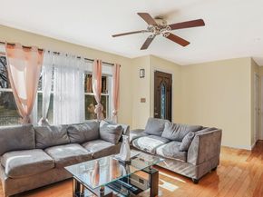 22 Somerset Road N, Amityville NY 11701