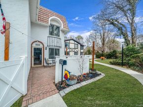 842 Golf Lane, Medford NY 11763