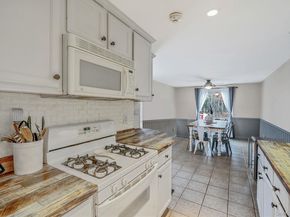 842 Golf Lane, Medford NY 11763