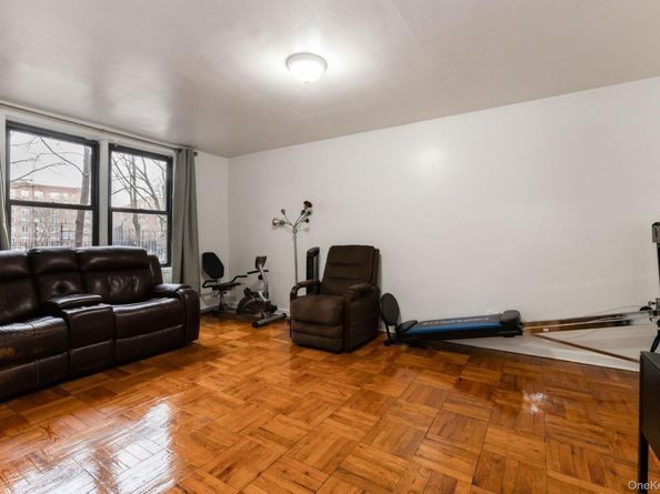 33-24 Junction Boulevard 1R, Jackson Heights NY 11372