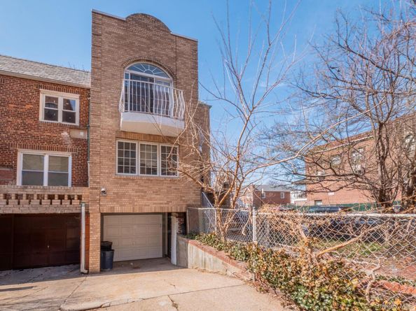 98-25 67th Avenue, Rego Park NY 11374