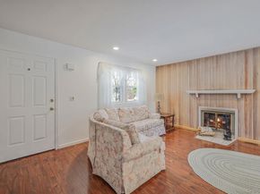 8 Huntington Commons 8, Yaphank NY 11980