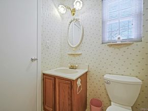 8 Huntington Commons 8, Yaphank NY 11980