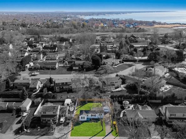 20 Willyn Road, Blue Point NY 11715