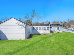 20 Willyn Road, Blue Point NY 11715