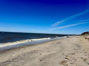 886 Sound Shore Road, Jamesport NY 11901