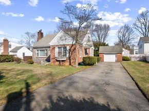 12 Maple Avenue, Bethpage NY 11714