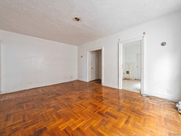 1715 Nelson Avenue 4H, Bronx NY 10453