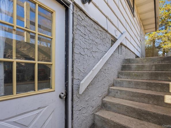 103 Timberline Drive, Brentwood NY 11717